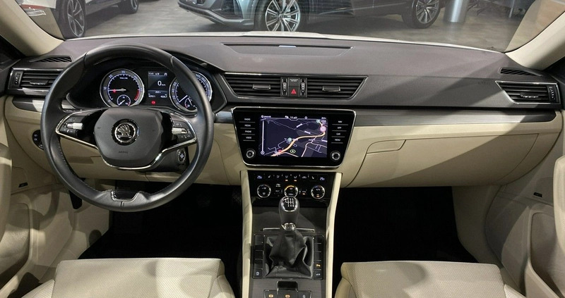Skoda Superb cena 104900 przebieg: 107000, rok produkcji 2020 z Piastów małe 529